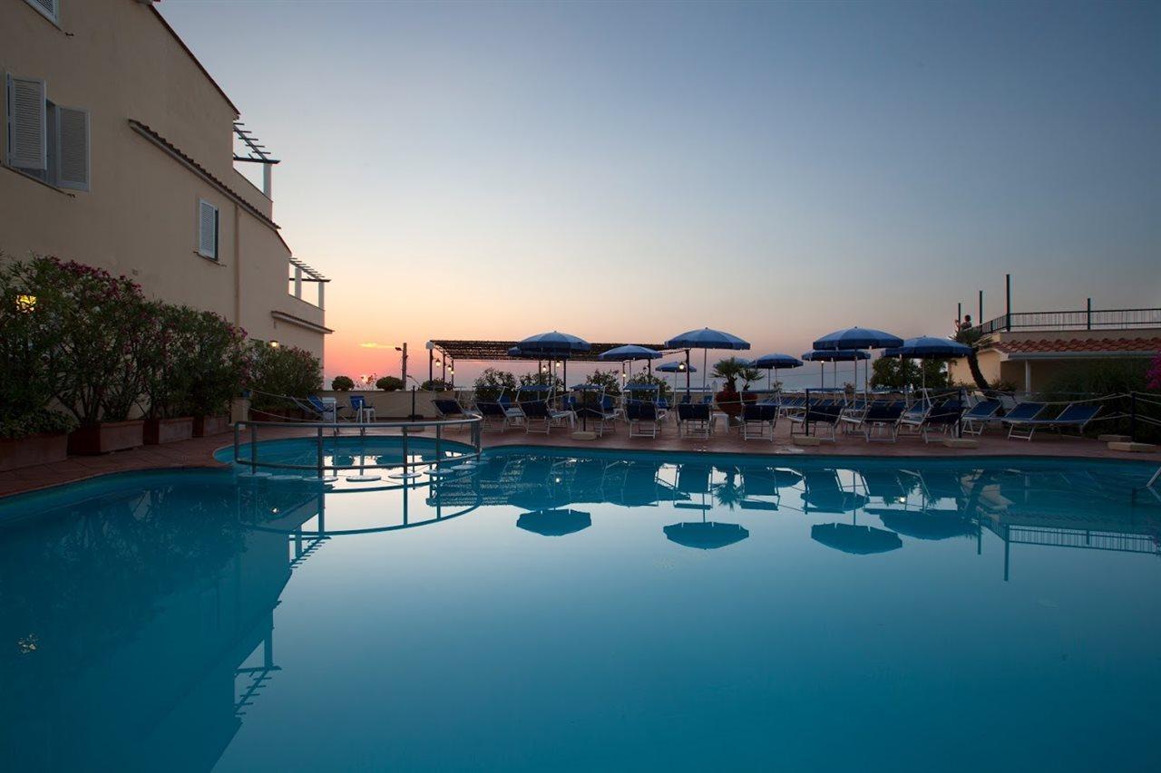 Hotel Piccolo Paradiso Massa Lubrense Eksteriør billede